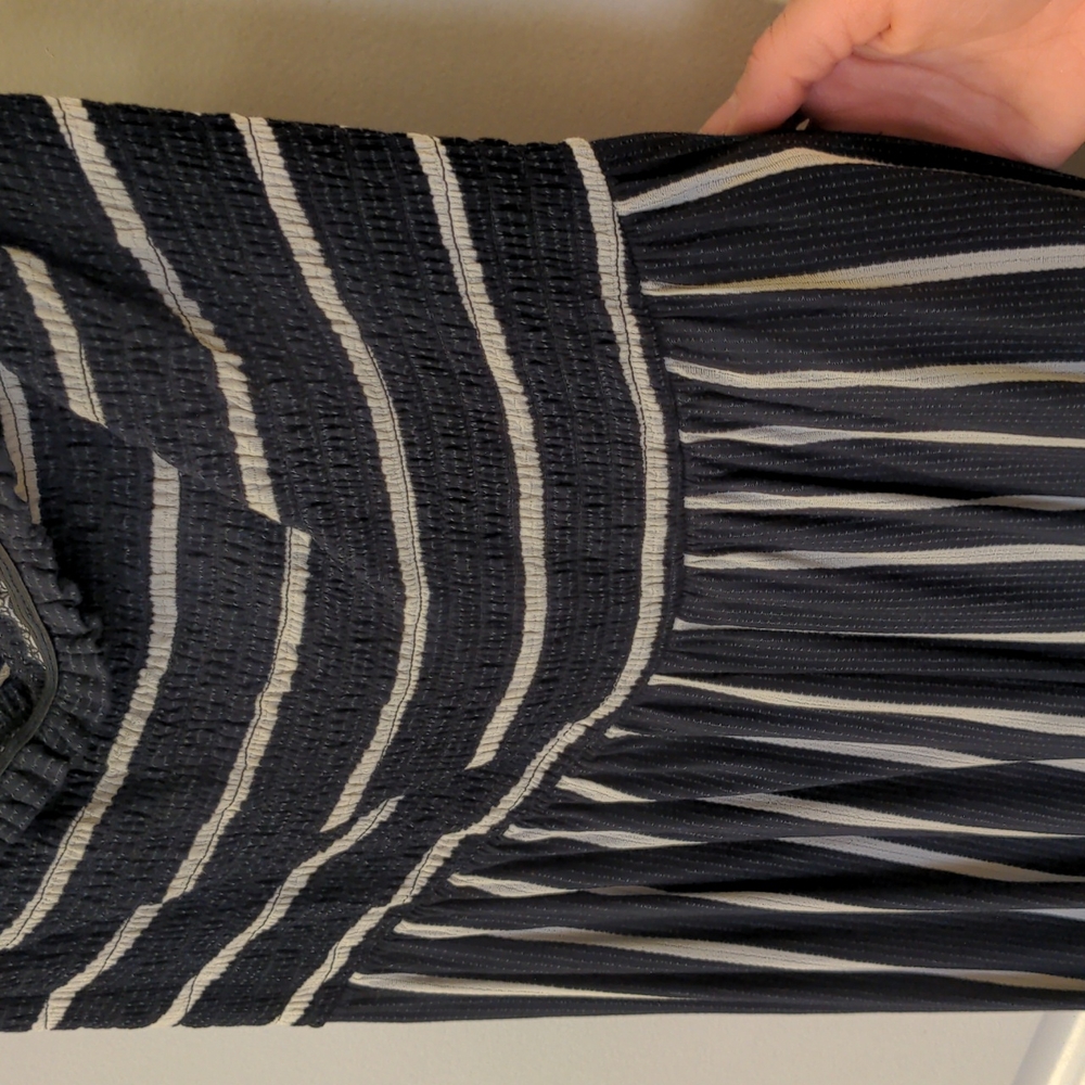 Hem & Thread Romper - Picture 3 of 4